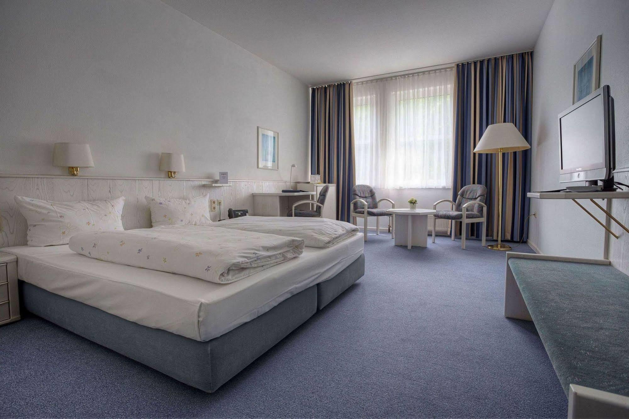 Euro Park Hotel Hennef Хеннеф Экстерьер фото