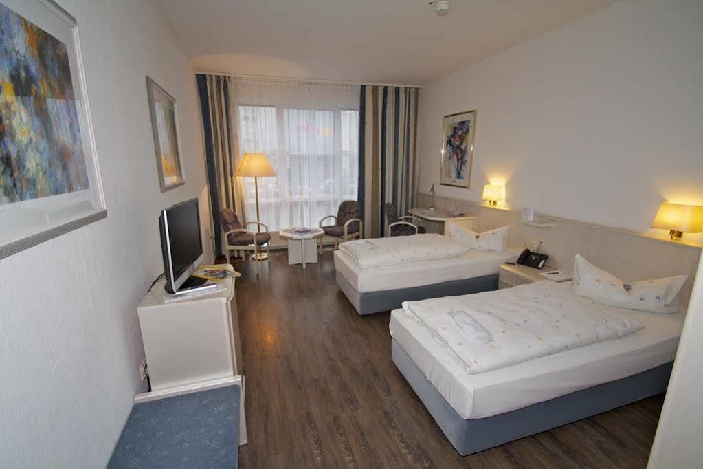 Euro Park Hotel Hennef Хеннеф Экстерьер фото